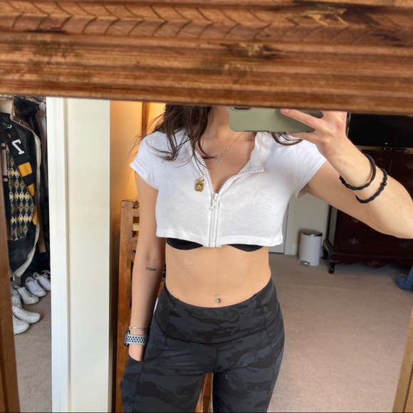 LF Emma & Sam White Crop Top - Picture 1 of 4